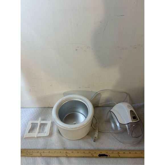 Pampered Chef ice cream maker - Picture 1 of 3